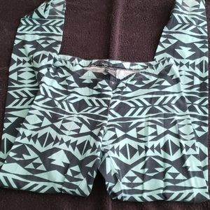 Cute turquoise leggings